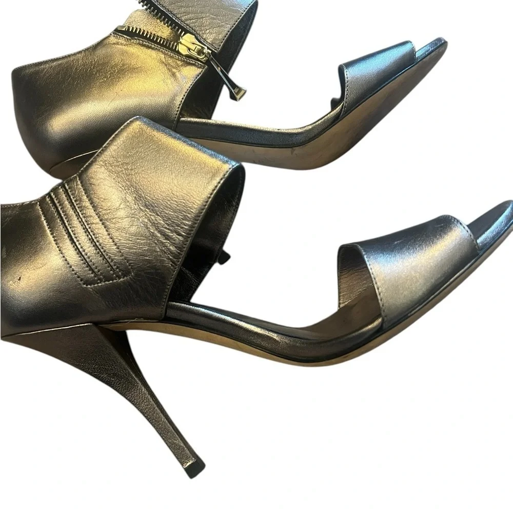 Gucci Metallic Pewter Leather Ankle Cuff Stiletto Sandals Heels Size 38